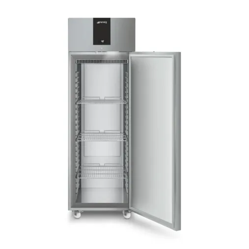 Smeg SPRF7PDXR - ouvert de face avec les grilles