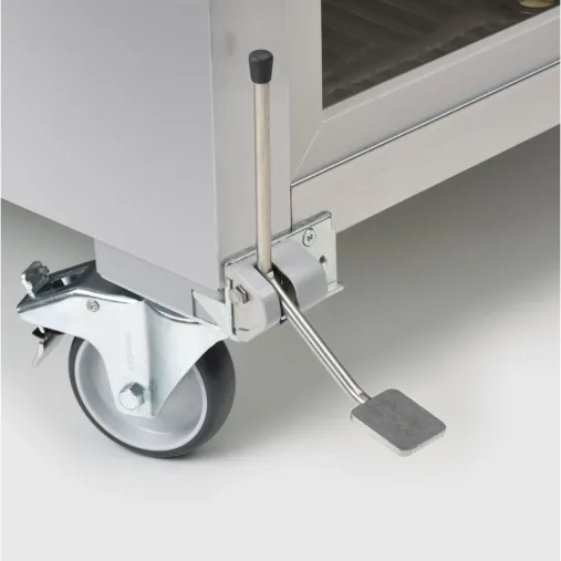 Liebherr Pedale ouverture de porte en situation pour Armoire froide professionnelle 1 porte