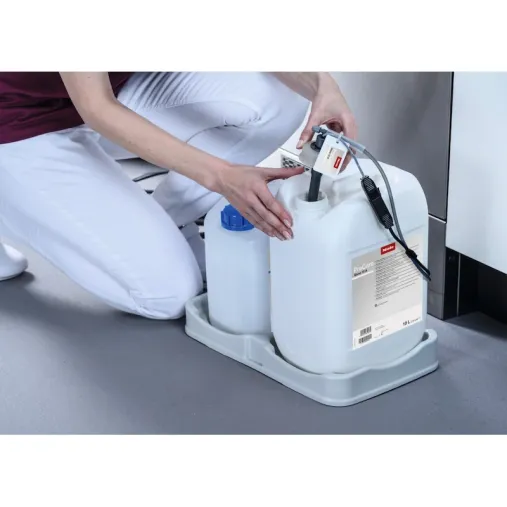 Miele DOS G 80 Flex Pompe Doseuse pour Lave-Vaisselle en situation