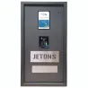 Distributeur de jetons acceptant le paiement par carte bancaire contact et sans contact