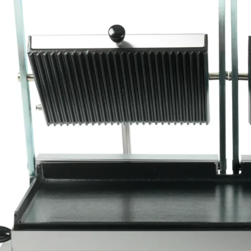 Krampouz Contact grill Panini large plaques striée-lisse Ouverture